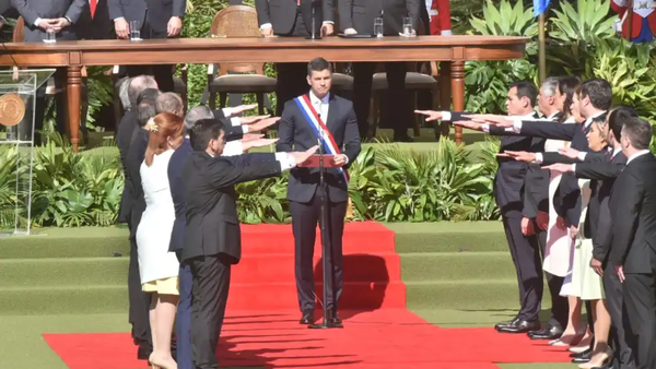 Los nuevos ministros del gabinete de Santiago Peña también juraron - Oasis FM 94.3