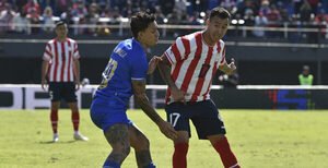 Versus / "Kaku" Romero desea volver a toda costa fútbol sudamericano