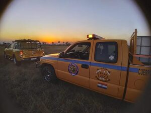 Video: incendio forestal de más de 2.300 metros en línea en Itá-Nueva Italia - Policiales - ABC Color