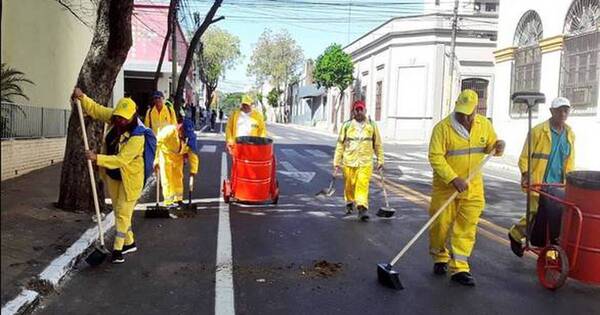 La Nación / Aseo Urbano se esmeró y mostró una ciudad limpia