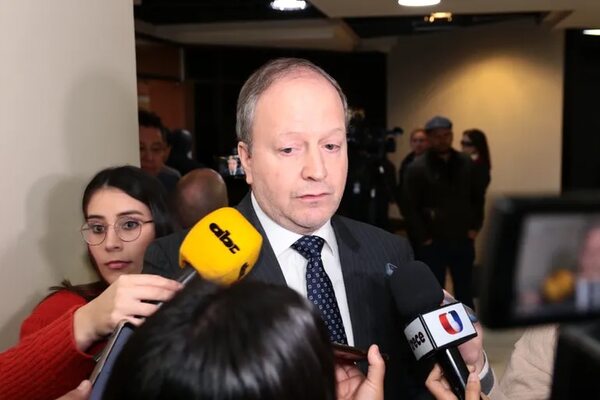 Déficit fiscal: Fernández Valdovinos confirma que pedirán al Congreso aumentar el tope - Economía - ABC Color