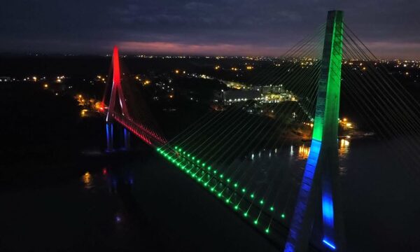 Puente de la Integración se iluminó de nuevo en honor a la asunción del Presidente Peña – Diario TNPRESS