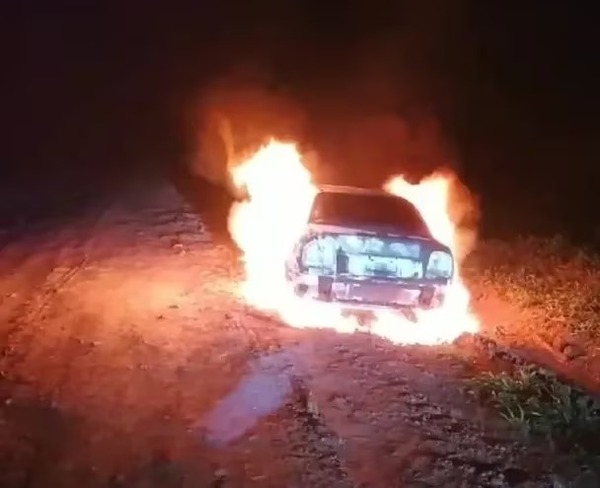 Hallan auto incinerado que habrían usado los sicarios de una paraguaya asesinada | 1000 Noticias