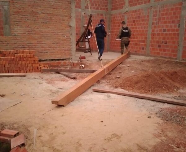 Diario HOY | Viga de madera cae sobre albañil de 75 años y lo mata