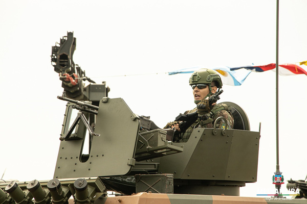 Paraná III: Se cumple una semana de ejercicios militares en la frontera - La Clave