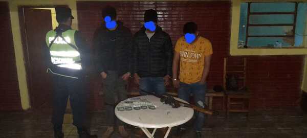 JÓVENES CIRCULABAN CON ARMAS DE GRUESO CALIBRE Y QUEDARON DEMORADOS EN ITAPÚA POTY