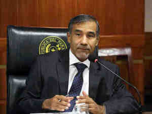 Ministro denuncia que fueron otorgadas matrículas a no abogados - Judiciales.net