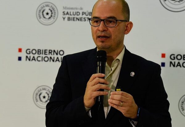 Ministra de Salud conforma su equipo de trabajo