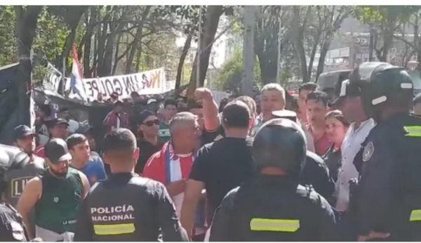 Denuncian a padre y hermano de Prieto “tatachos” de atacar periodistas