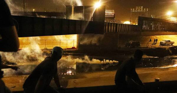 La Nación / Hallan a 231 migrantes en contenedor de un camión en México