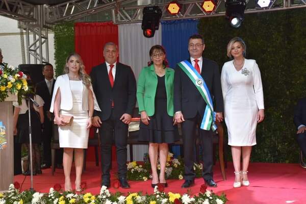 Decclesiis juró como nuevo gobernador de San Pedro con el compromiso de generar más desarrollo - .::RADIO NACIONAL::.