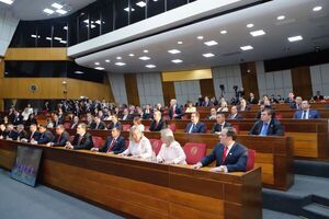 Diario HOY | Proponen sacar la palabra “honorable” al Senado y el término excelentísimo para autoridades