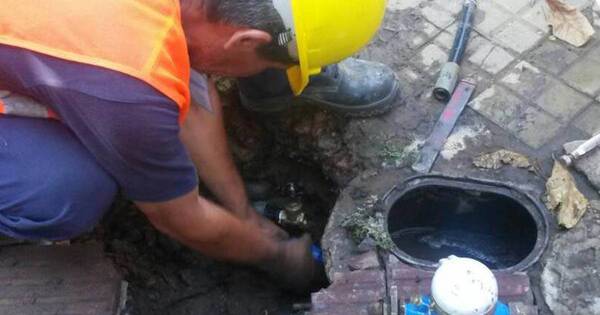 La Nación / Desconocidos intentaron robar válvulas de la Essap en el barrio Tablada Nueva