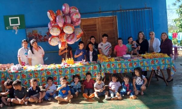 Jueces de Niñez agasajaron a niños de Hogar Las Tías