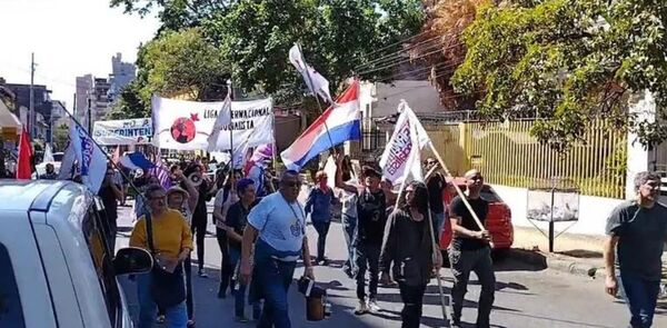 Organizaciones sociales protagonizan la primera protesta contra Gobierno de Santiago Pe帽a - Revista PLUS
