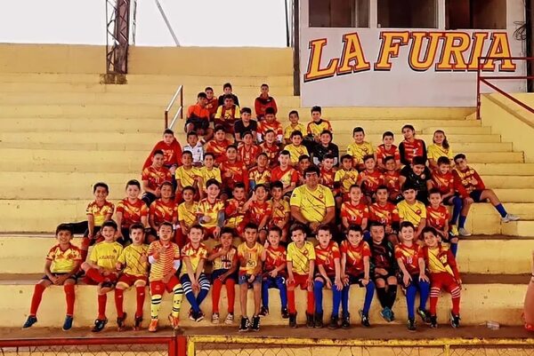 Horqueta: escuela de fútbol Mitã’i Churi continúa vigente desde hace 38 años - Fútbol - ABC Color
