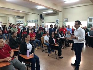 César Torres presenta a la “vicegobernadora” de Alto Paraná - ABC en el Este - ABC Color
