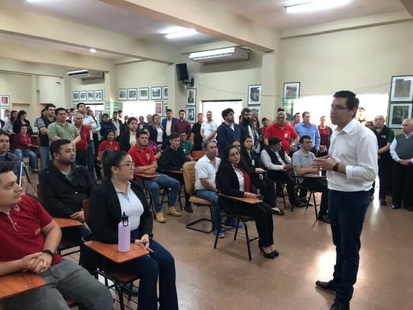 César Torres presenta a la “vicegobernadora” de Alto Paraná - ABC en el Este - ABC Color