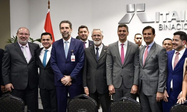 Peña puso en funciones a los nuevos directores paraguayos de Itaipu