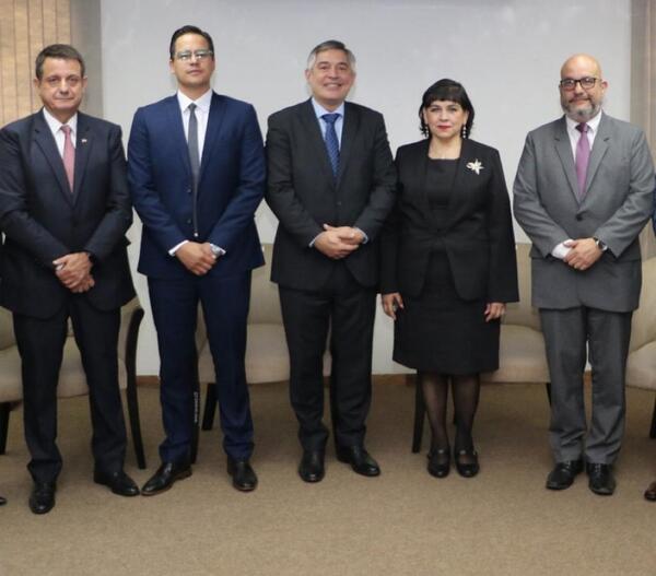 Diario HOY | Asumen oficialmente los nuevos viceministros del MEC