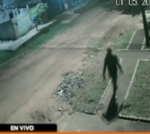 Cae sujeto que robó uniforme a bombero y pidió dinero en Luque - Paraguay.com