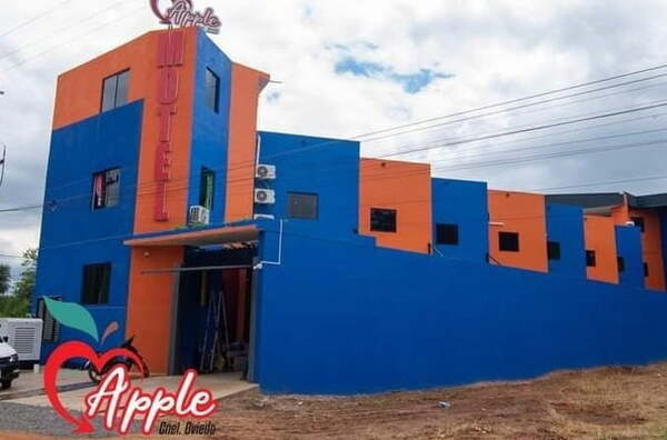 Hombre fallece dentro de un motel de Coronel Oviedo - Noticiero Paraguay