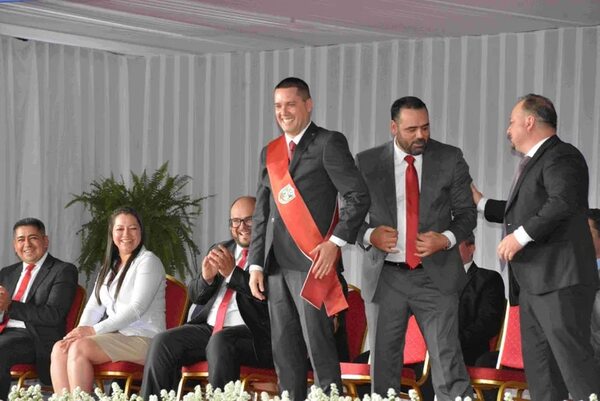 Asumió Nelson Martínez en Canindeyú, prometiendo apoyo al campo y la industrialización - Nacionales - ABC Color