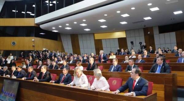 Senadores dejarían de ser "honorables" y pasarían a ser "simples mortales"