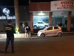 Desconocidos rocian a tiros un automóvil en el barrio San Antonio - Radio Imperio 106.7 FM