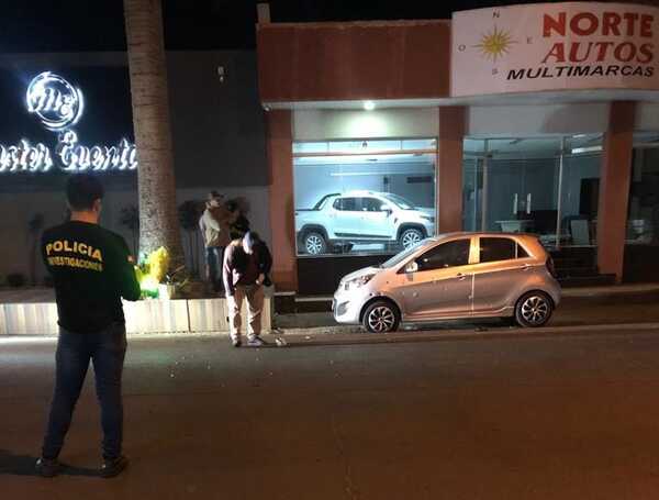 Desconocidos rocian a tiros un automóvil en el barrio San Antonio - Radio Imperio 106.7 FM