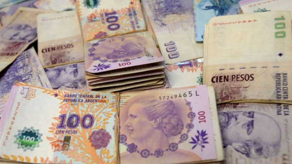 Caída libre del peso es producto de la crisis de confianza que vive Argentina, según Amílcar Ferreira
