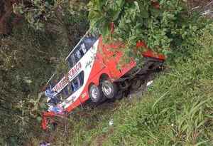 Accidente de bus deja 18 fallecidos en Bolivia