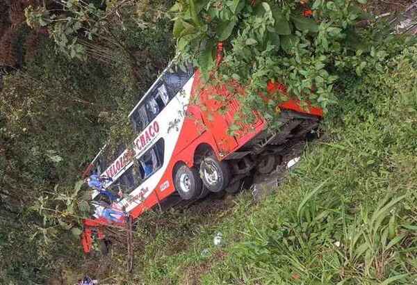 Accidente de bus deja 18 fallecidos en Bolivia