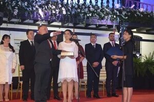 Con un discurso aperturista, juró el gobernador Ñeembucú - Política - ABC Color