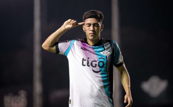 Versus / El ídolo inglés del juvenil Rubén Lezcano, quien la rompe en Libertad