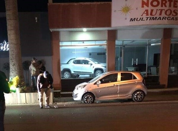 Rocían a balazos un automóvil estacionado en PJC | 1000 Noticias