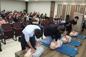 Capacitan a estudiantes, docentes y funcionarios en casos de emergencias