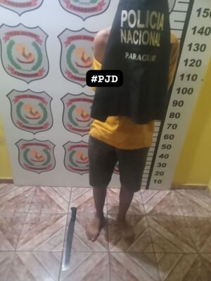 Policía detiene a un hombre por herir con machetillo a una mujer y a un menor de 13 años