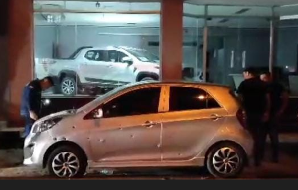 Balearon un automóvil en barrio San Antonio de Pedro Juan Caballero