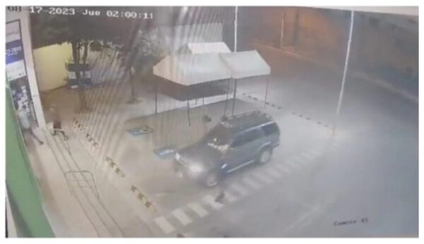 Casi roban un cajero en San Lorenzo