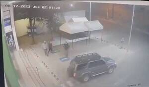 [VIDEO] Así quisieron robar un cajero automático, pero no hubo caso