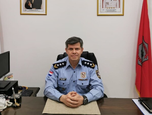 Santiago Peña anunció que Carlos Benítez asumirá como comandante de la Policía Nacional - Unicanal