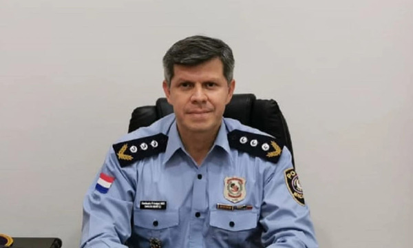 Santi Peña anuncia a Carlos Benítez como comandante de la Policía Nacional