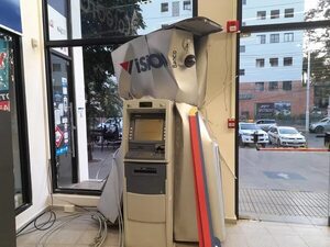 Cajero automático: medidas de seguridad reforzadas evitaron el robo en San Lorenzo - Policiales - ABC Color