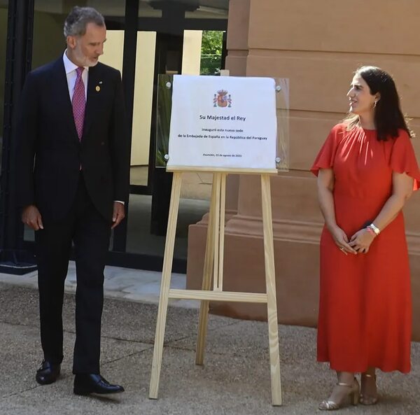 Rey Felipe VI de España visitó el Palacete Peris, nueva sede de la Embajada Española - Sociales - ABC Color