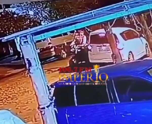 Mujer fue víctima de intento de asalto cuando llegaba a su casa en barrio Obrero - Radio Imperio 106.7 FM
