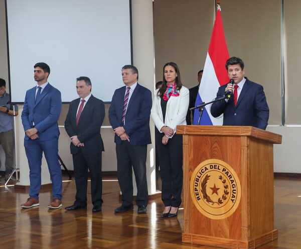 Asumen funciones nuevos ministro y viceministros del MIC - .::Agencia IP::.