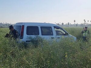 Abandonan en medio de cultivo de canola vehículo robado en asalto domiciliario - ABC en el Este - ABC Color