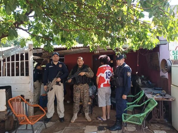 Allanamiento en Mallorquín: incautan ocho armas de fuego y evidencias de hurto - ABC en el Este - ABC Color