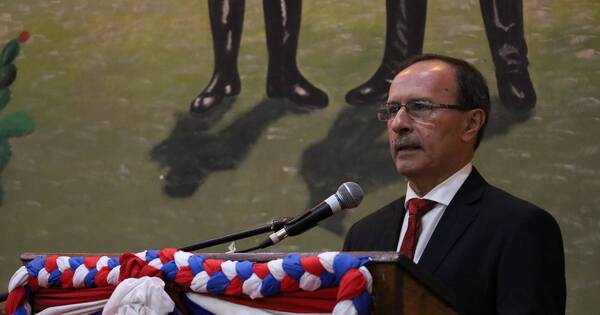 La Nación / Asumió ministro de Defensa y requiere a militares lealtad, disciplina y proactividad